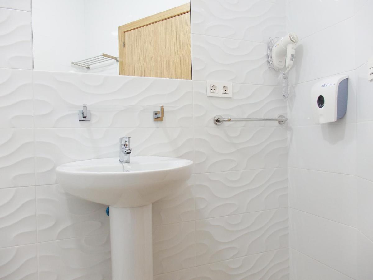 Hostal Montemayor موغير المظهر الخارجي الصورة